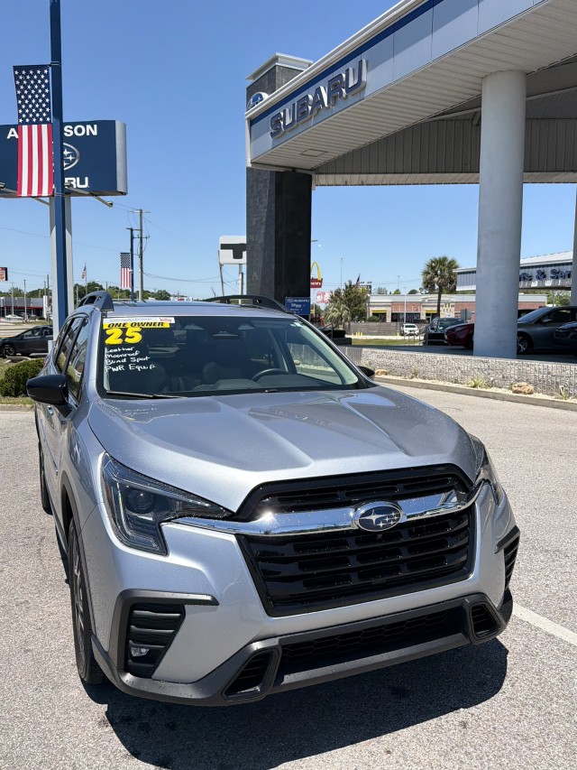 2025 Subaru Ascent Limited 7 Passenger's photo