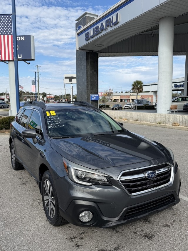 2018 Subaru Outback Limited's photo