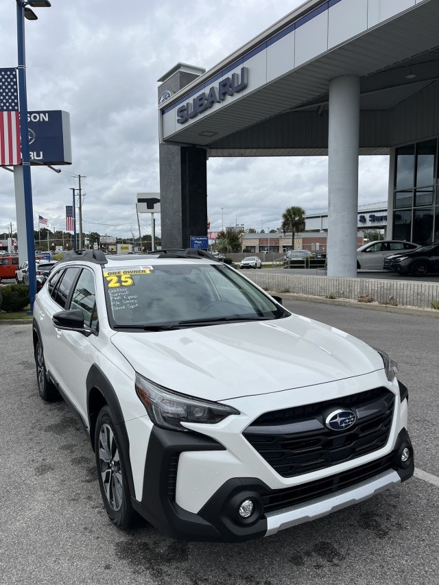 2025 Subaru Outback Limited's photo