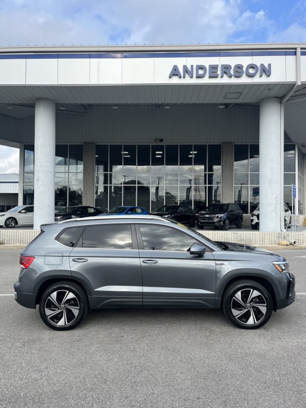 Used 2024 Volkswagen Taos SE SUV