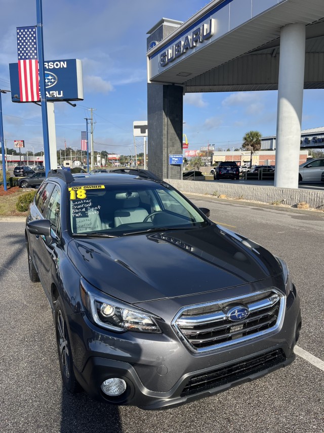 2018 Subaru Outback Limited's photo