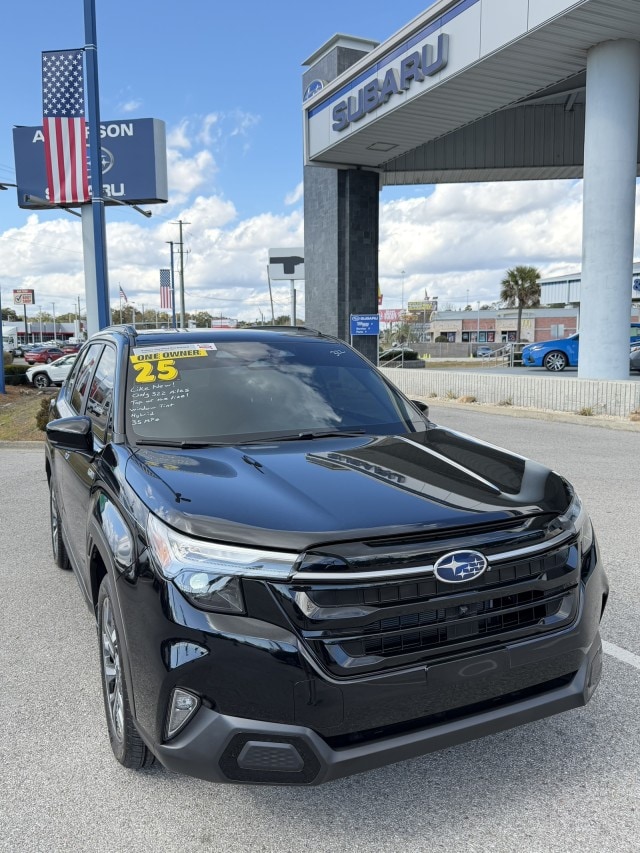 2025 Subaru Forester Touring Hybrid's photo