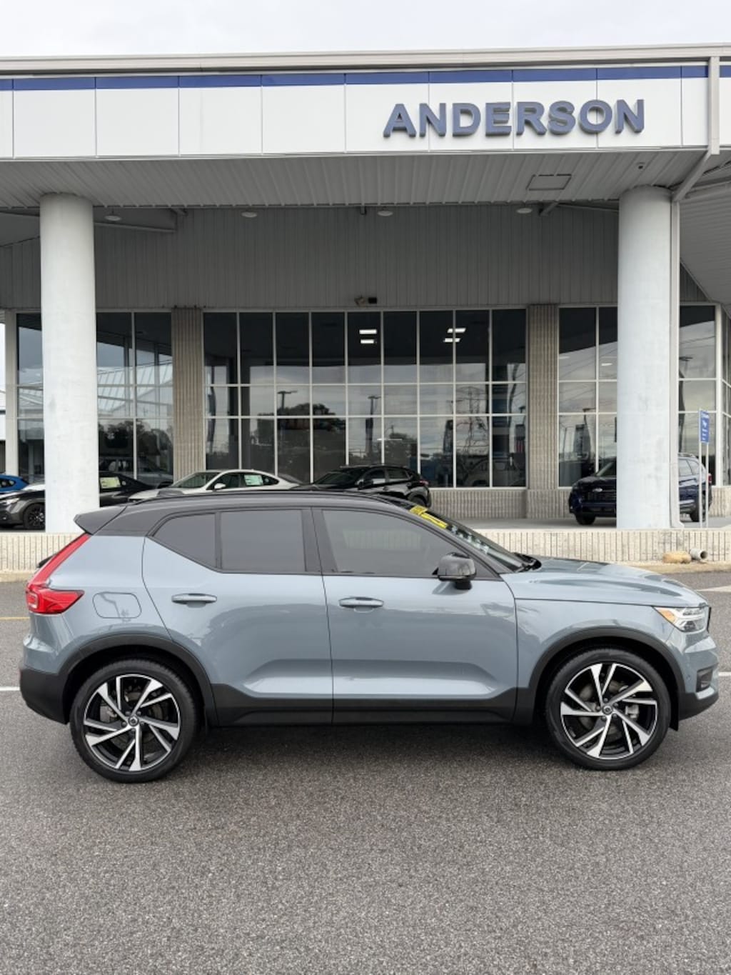 Used 2021 Volvo XC40 R-Design SUV
