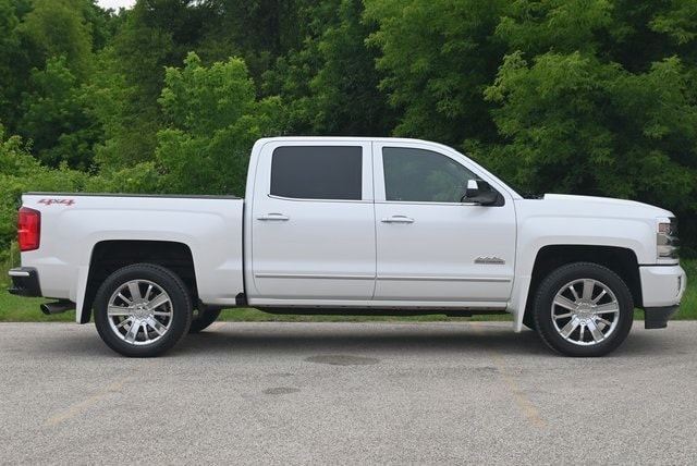Used 2016 Chevrolet Silverado 1500 High Country with VIN 3GCUKTEC3GG220903 for sale in Glendale, WI