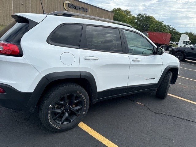 Used 2017 Jeep Cherokee Trailhawk with VIN 1C4PJMBS3HW568253 for sale in Glendale, WI