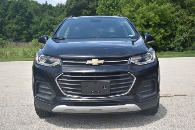 Used 2020 Chevrolet Trax LT with VIN KL7CJPSB6LB034967 for sale in Glendale, WI