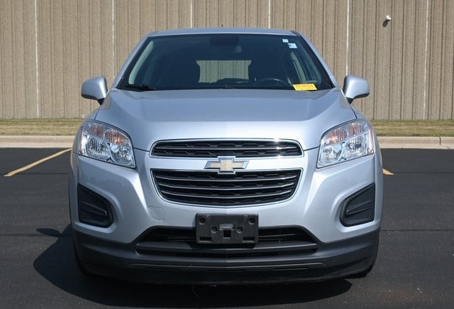 Used 2016 Chevrolet Trax LS with VIN 3GNCJKSB4GL275427 for sale in Glendale, WI