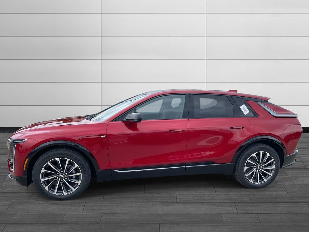 2025 Cadillac Lyriq Sport photo 2