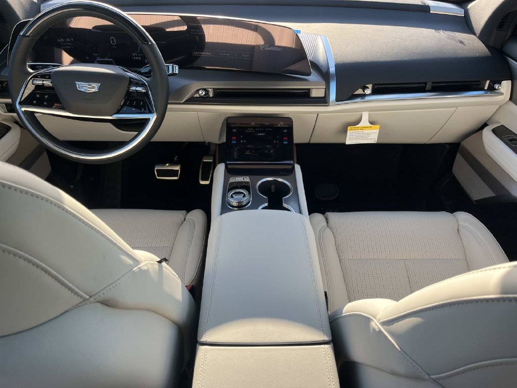 2027 Cadillac VISTIQ Luxury - Photo 12