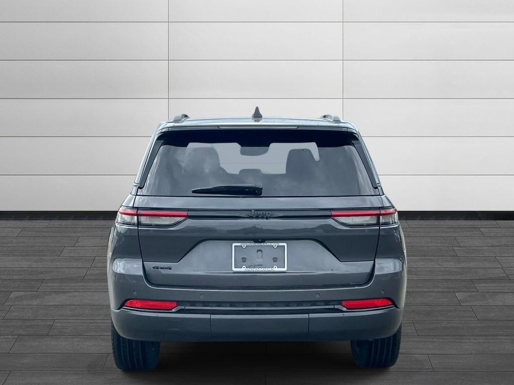 Used 2023 Jeep Grand Cherokee Altitude