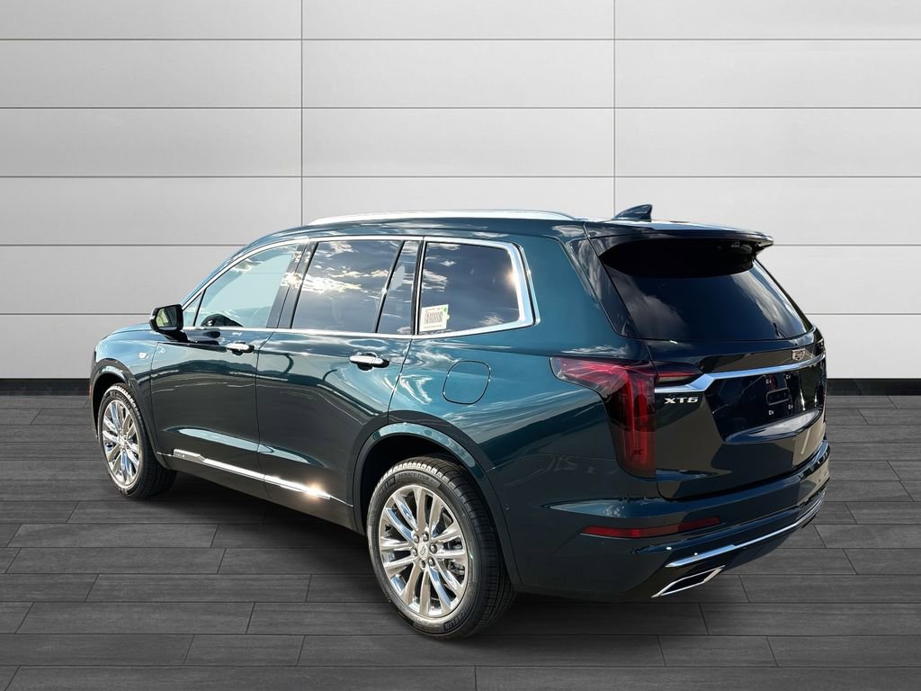 2025 Cadillac XT6 Premium Luxury photo 3