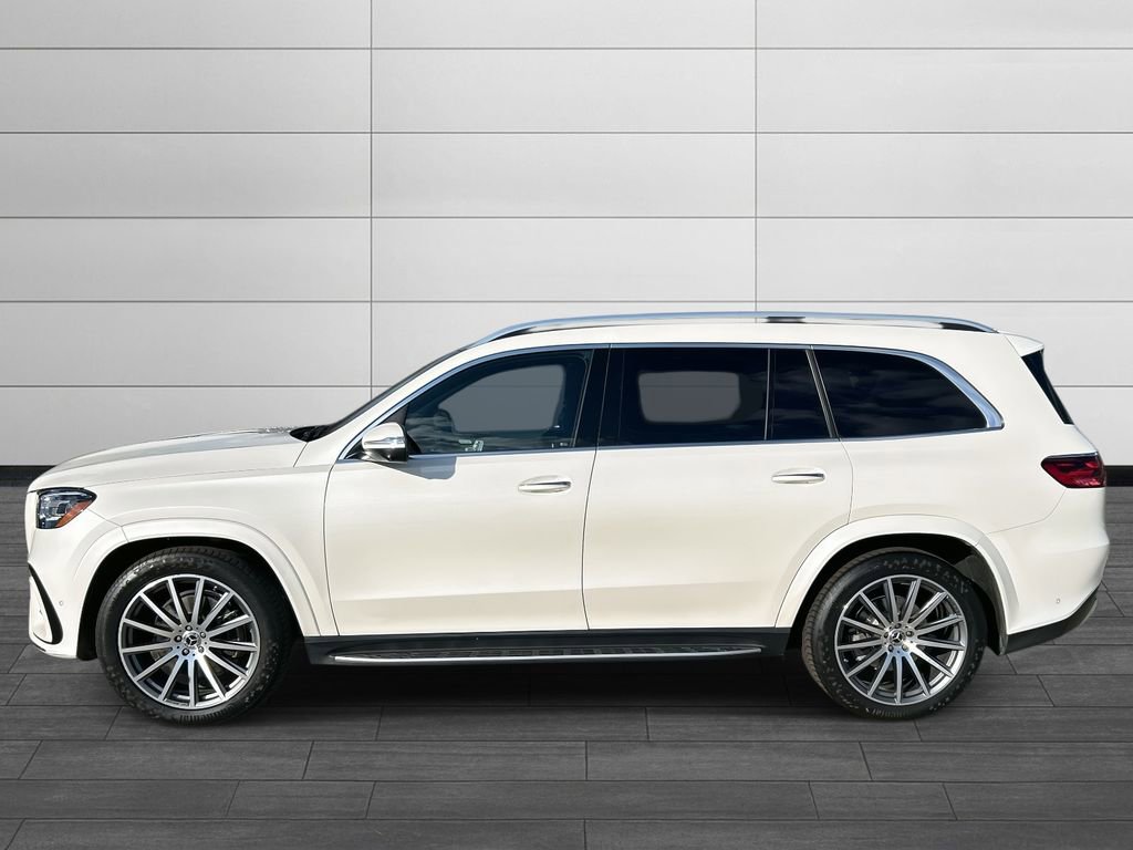 2024 Mercedes Benz GLS 450 photo 2