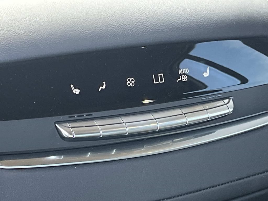2026 Cadillac Escalade ESV Luxury - Photo 17