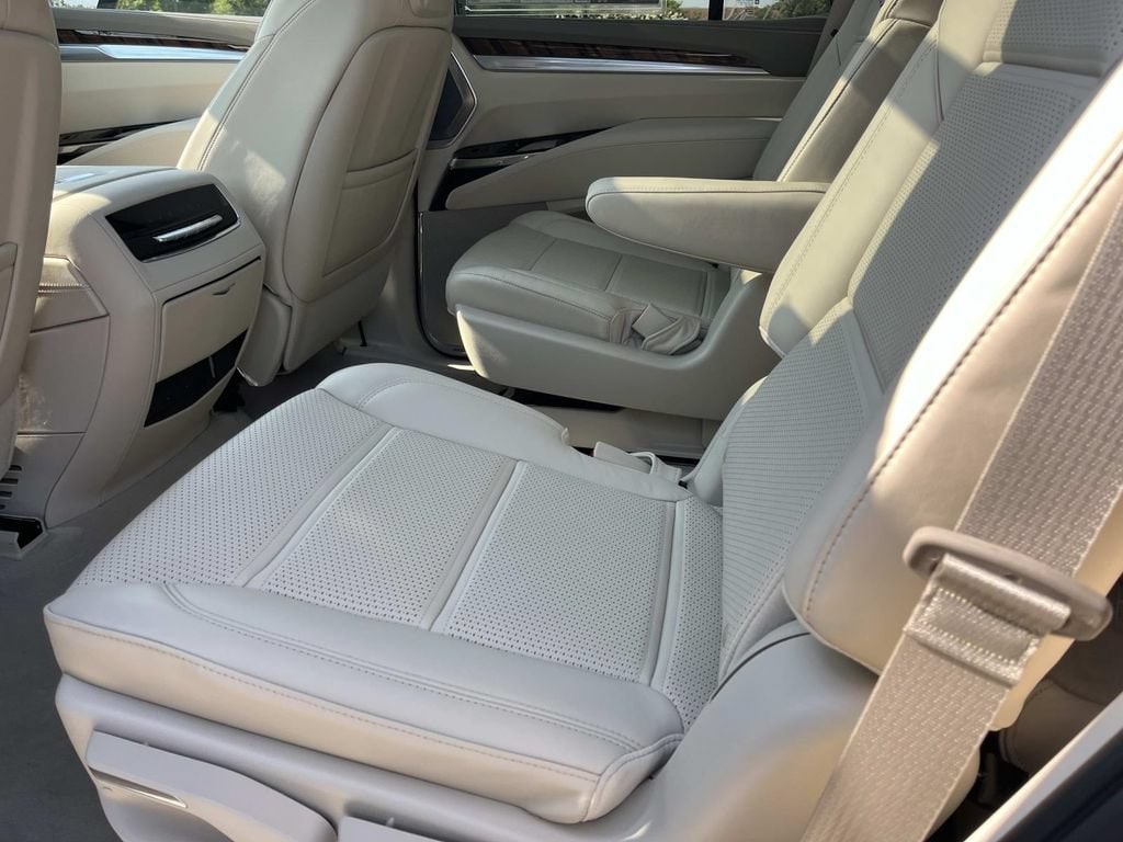2026 Cadillac Escalade Platinum Sport - Photo 22