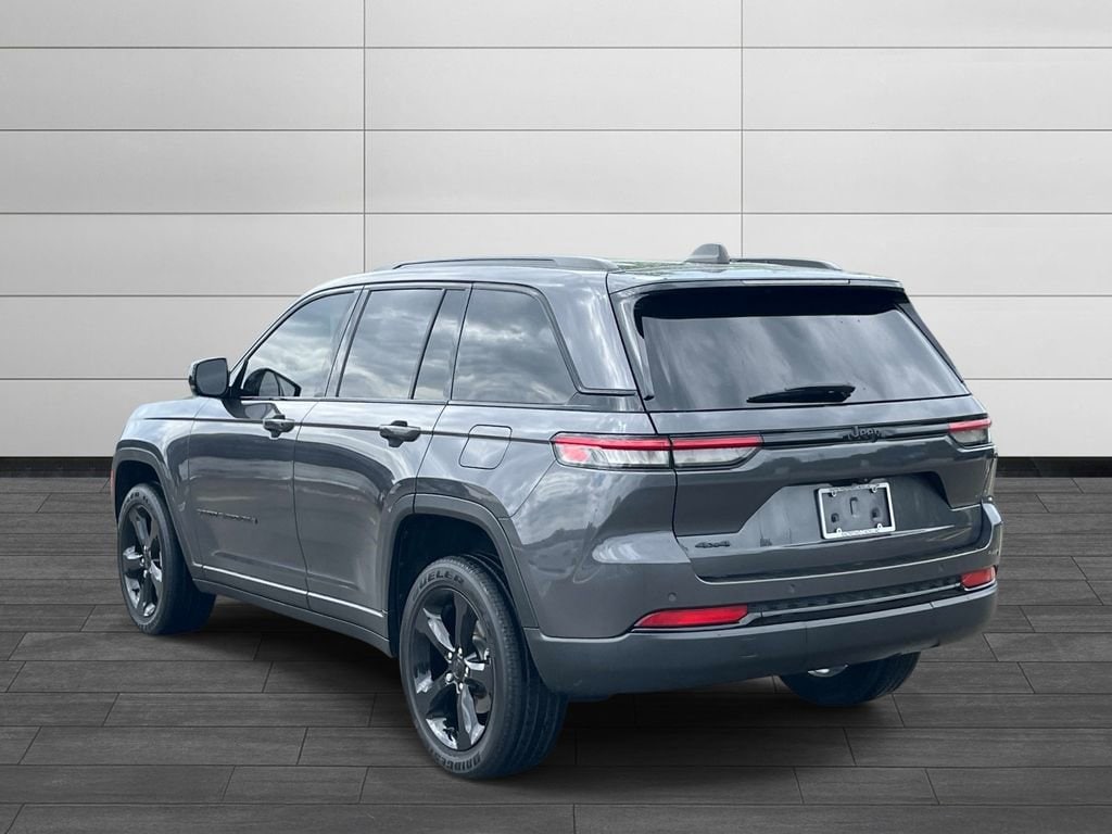 Used 2023 Jeep Grand Cherokee Altitude