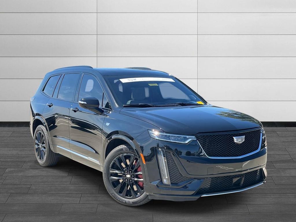 2022 Cadillac XT6 Sport photo 2