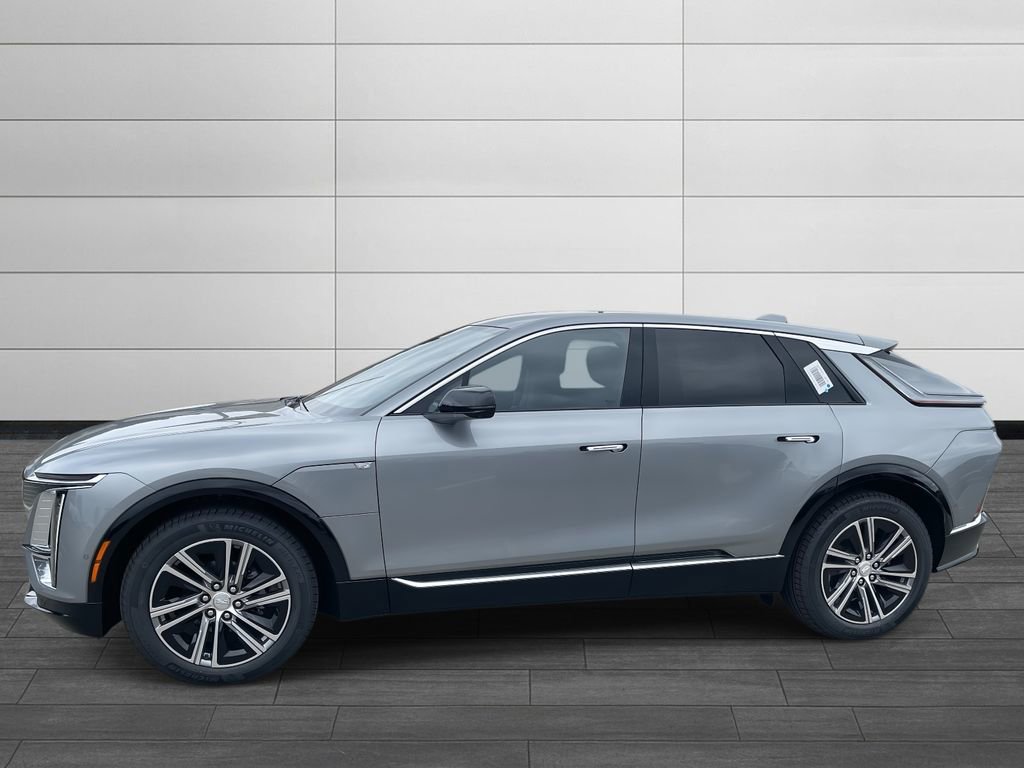 2025 Cadillac Lyriq Luxury photo 2