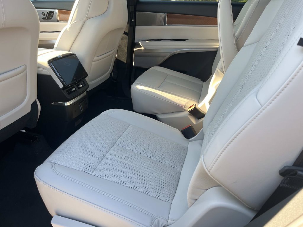 2027 Cadillac VISTIQ Luxury - Photo 21