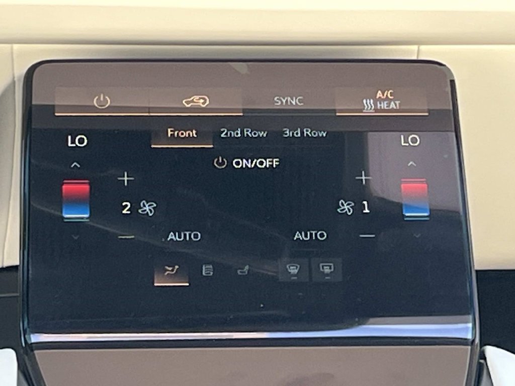 2027 Cadillac VISTIQ Luxury - Photo 16