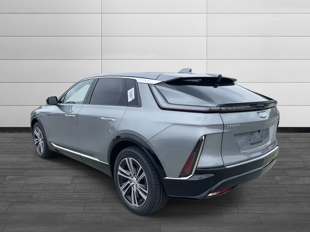 2025 Cadillac Lyriq Luxury photo 3