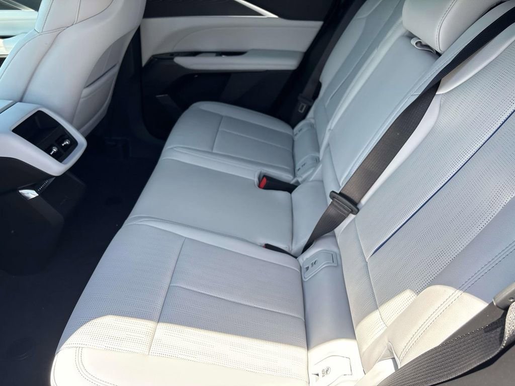 2026 Cadillac LYRIQ Luxury - Photo 20