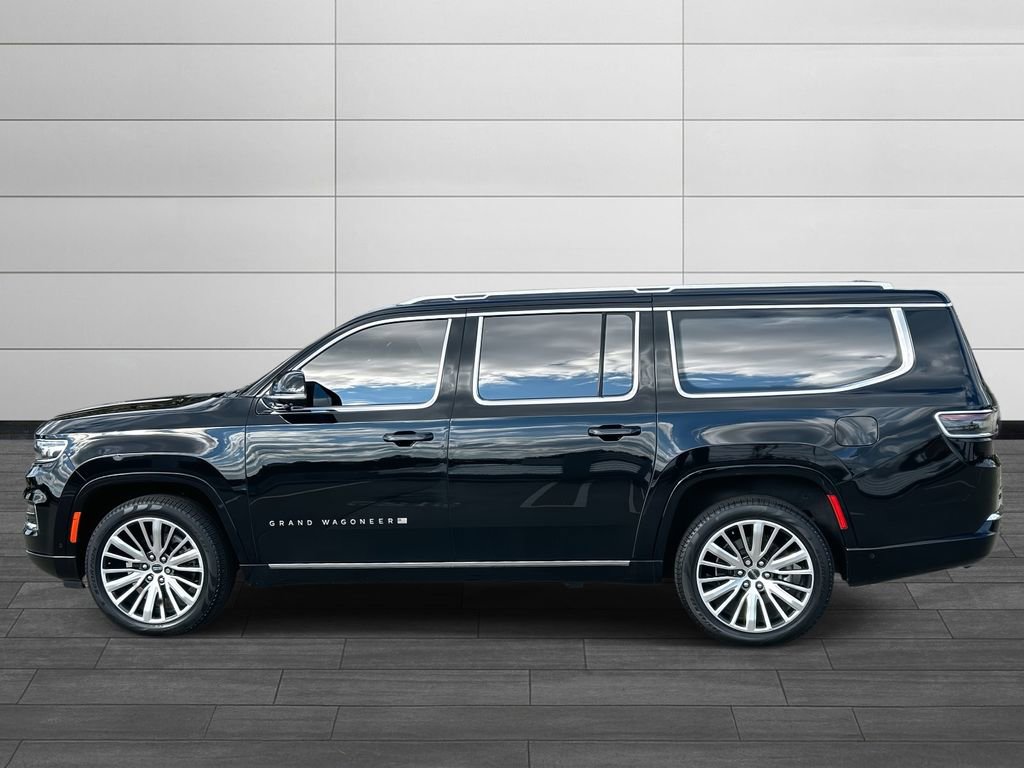 2023 Jeep Grand Wagoneer L III photo 2