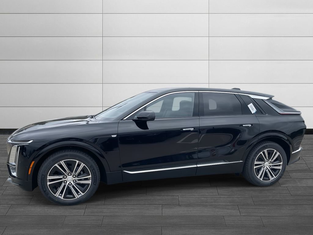 2025 Cadillac Lyriq Luxury photo 2
