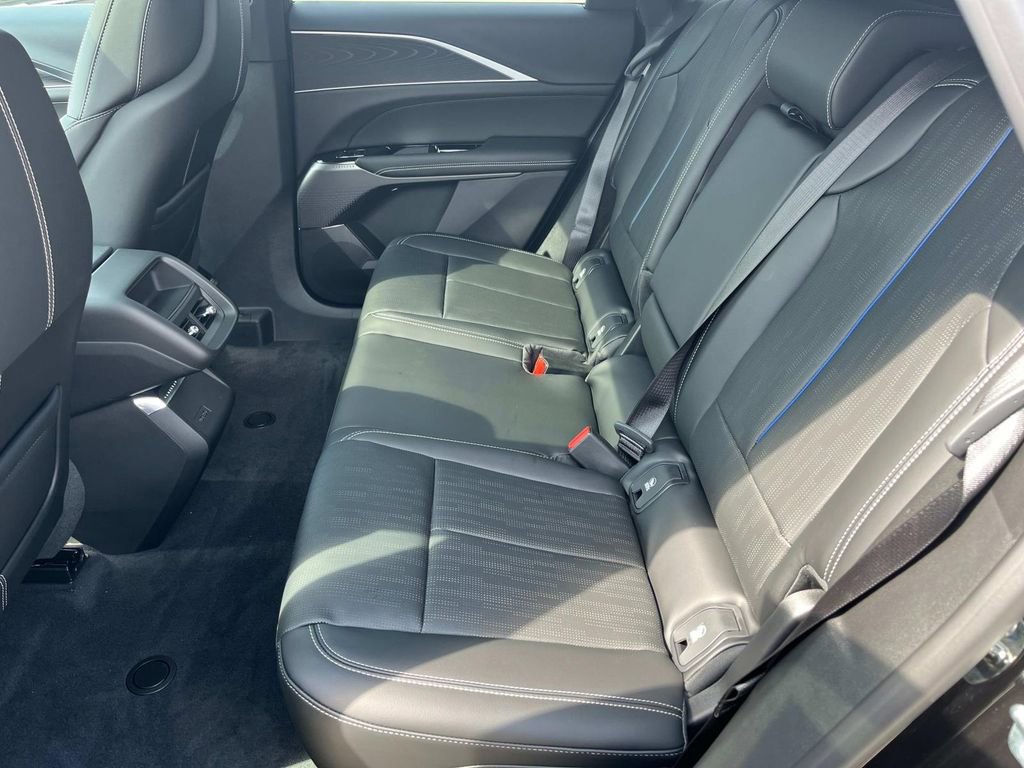 2026 Cadillac LYRIQ Luxury - Photo 17