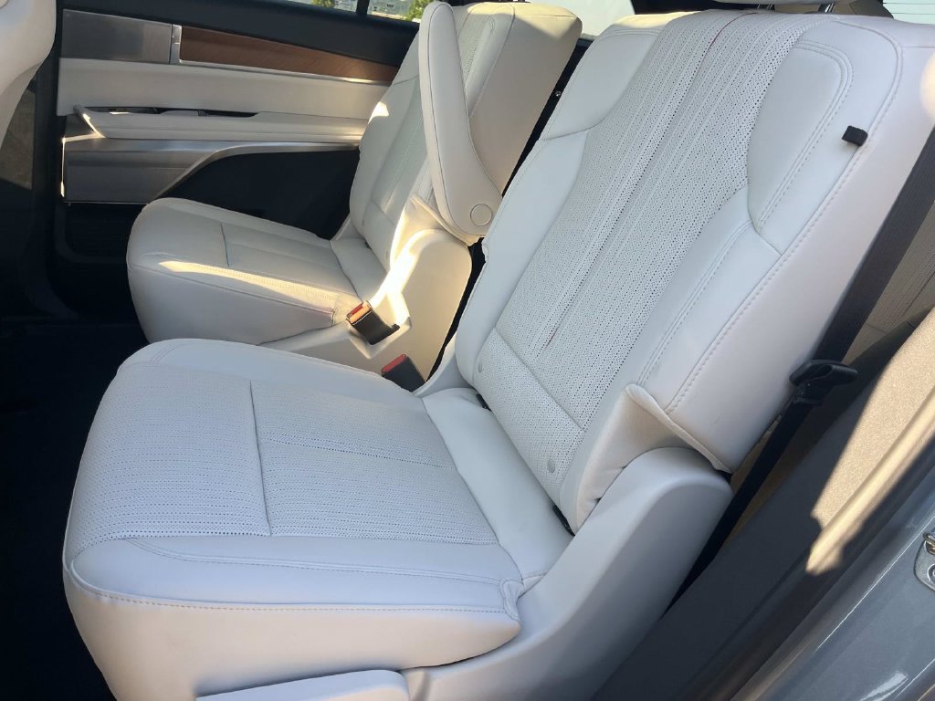 2027 Cadillac VISTIQ Luxury - Photo 22