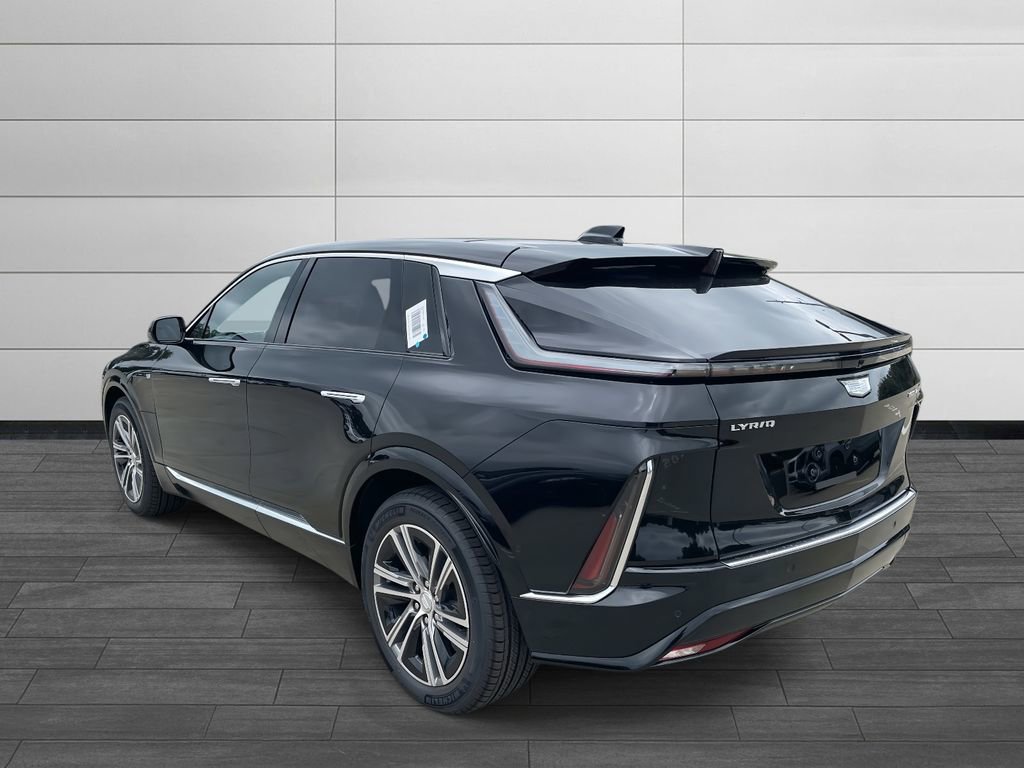 2025 Cadillac Lyriq Luxury photo 3