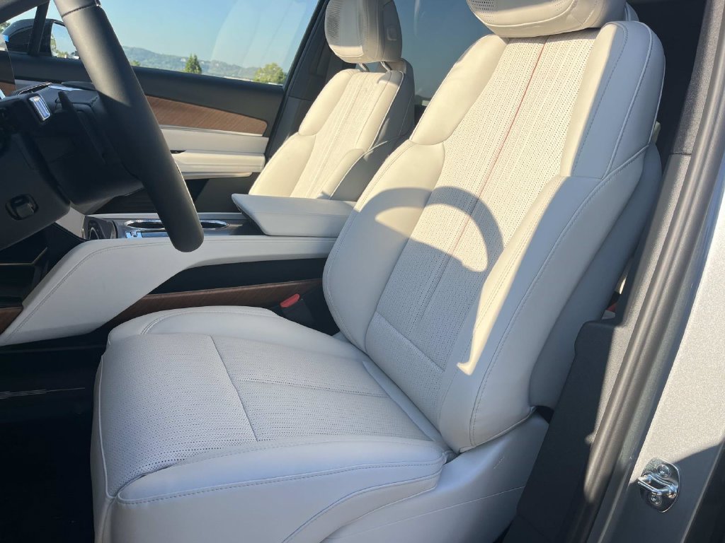 2027 Cadillac VISTIQ Luxury - Photo 27