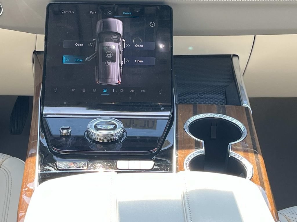 2026 Cadillac Escalade Platinum Sport - Photo 17