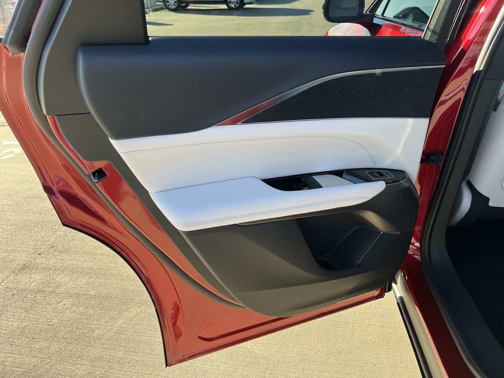 2026 Cadillac LYRIQ Sport - Photo 18
