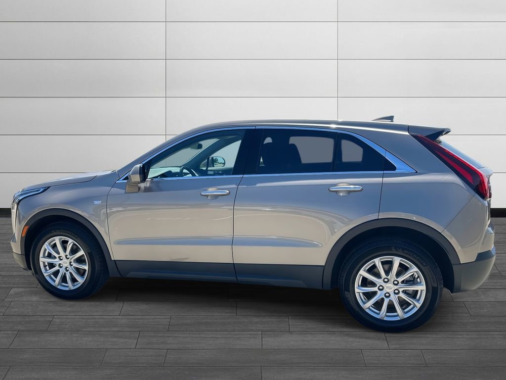 2023 Cadillac XT4 Luxury photo 2