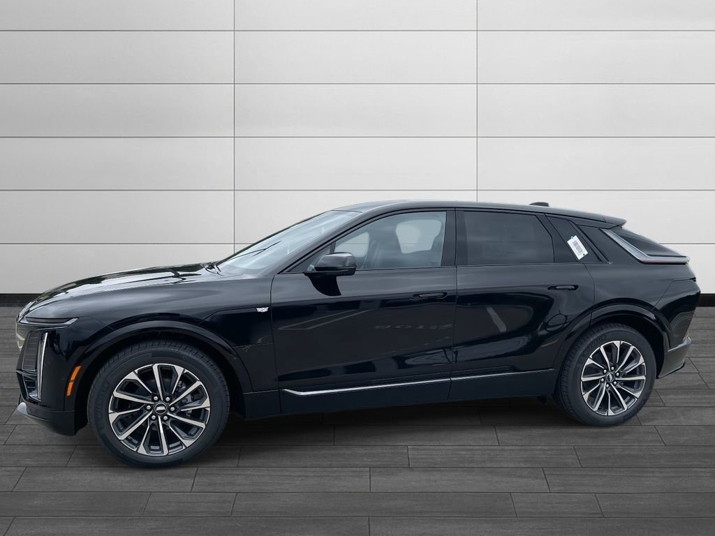 2025 Cadillac Lyriq Sport photo 2
