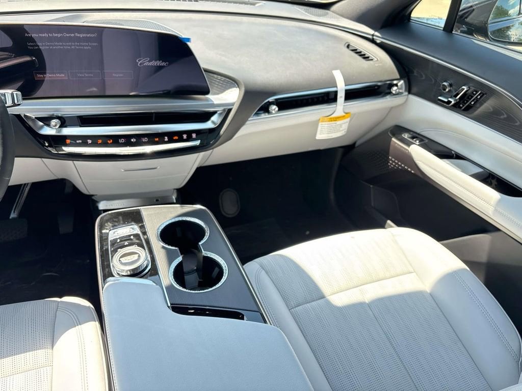 2026 Cadillac LYRIQ Luxury - Photo 15