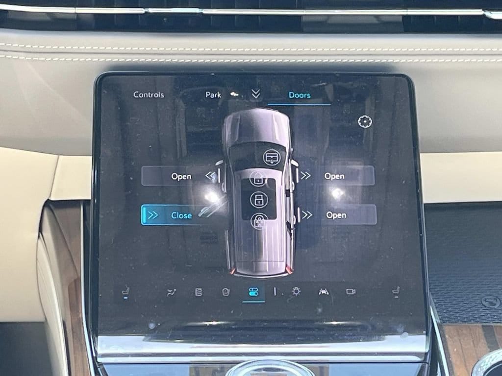2026 Cadillac Escalade Platinum Sport - Photo 16