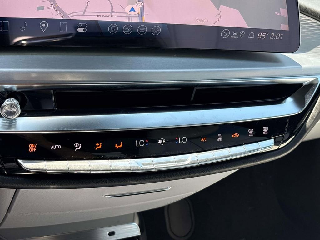 2026 Cadillac LYRIQ Luxury - Photo 31