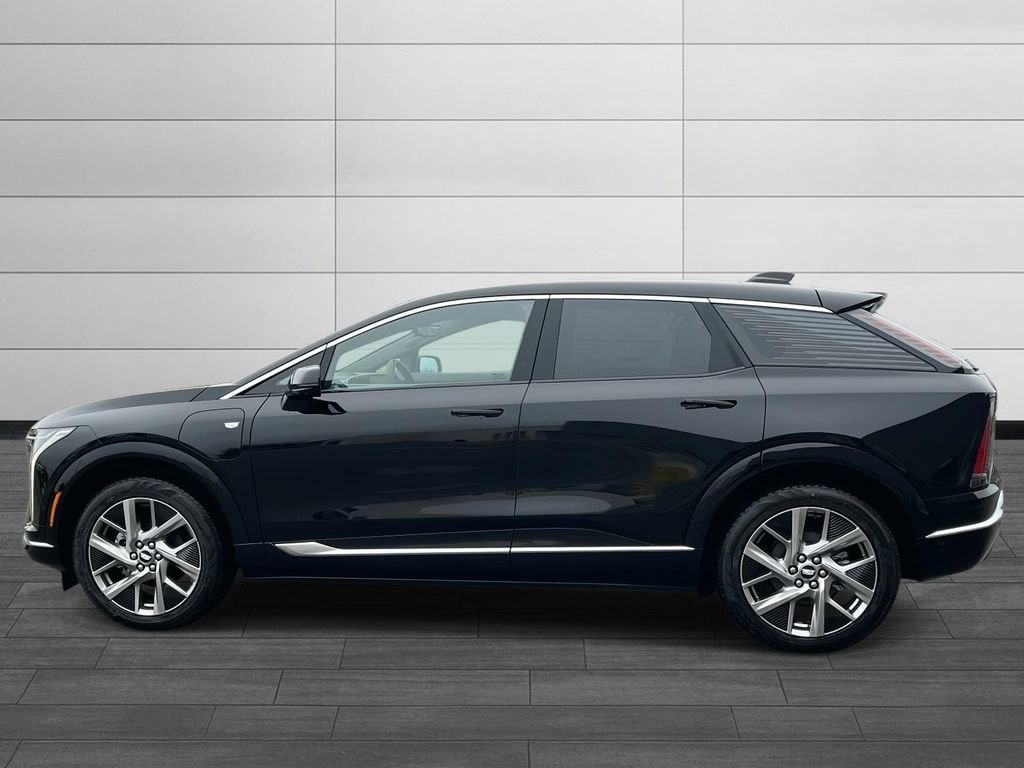 New 2026 CADILLAC OPTIQ Premium Luxury SUV