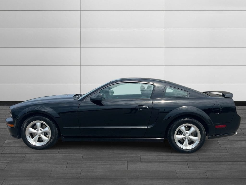 Used 2008 Ford Mustang GT Deluxe with VIN 1ZVHT82H885202429 for sale in Mt. Juliet, TN