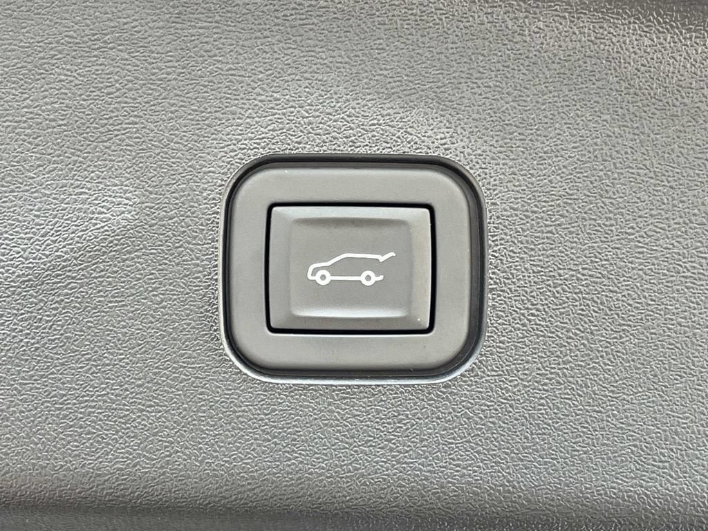 2026 Cadillac VISTIQ Platinum Sport - Photo 12