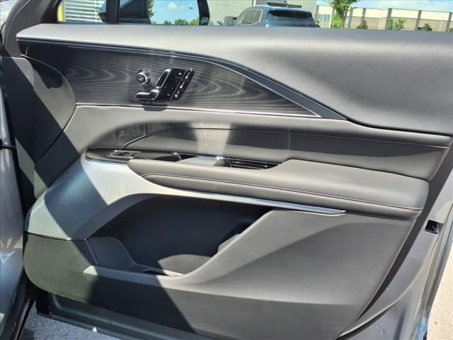 2025 Cadillac LYRIQ Luxury 2 - Photo 24