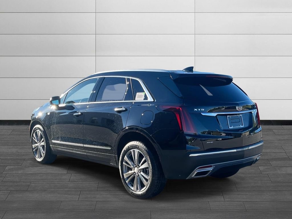 New 2025 CADILLAC XT5 Premium Luxury SUV