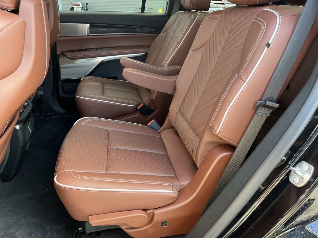 2026 Cadillac VISTIQ Platinum Sport - Photo 20