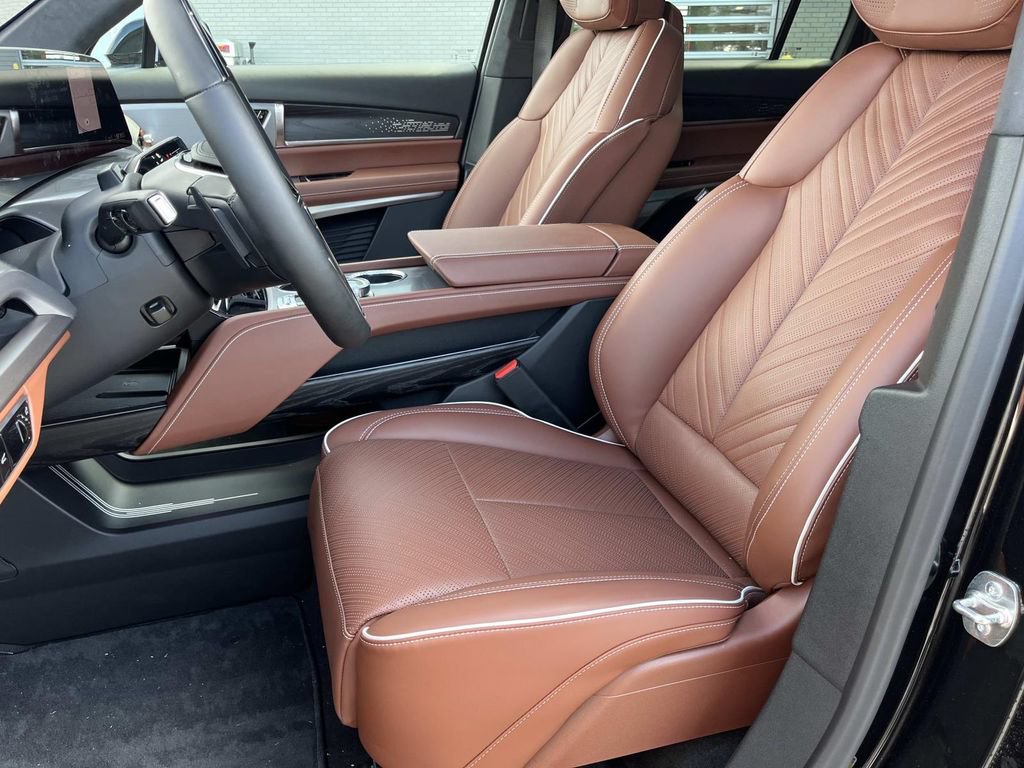 2026 Cadillac VISTIQ Platinum Sport - Photo 23