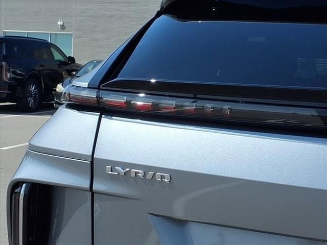 2025 Cadillac LYRIQ Luxury 2 - Photo 12