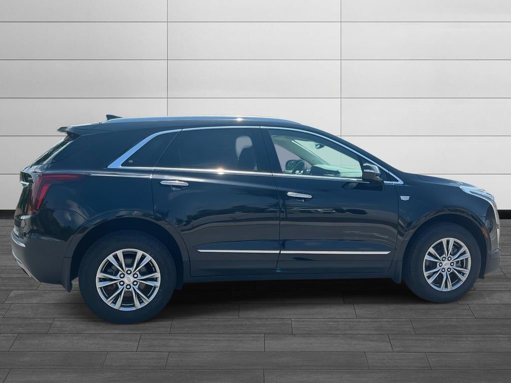 2022 Cadillac XT5 Premium Luxury photo 2