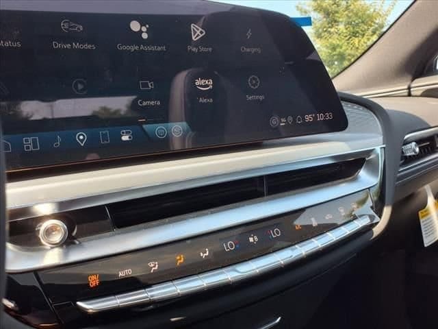 2025 Cadillac LYRIQ Luxury 2 - Photo 28