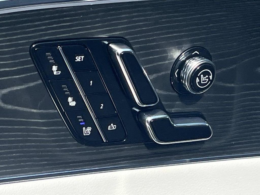 2026 Cadillac LYRIQ Signature Sport - Photo 24