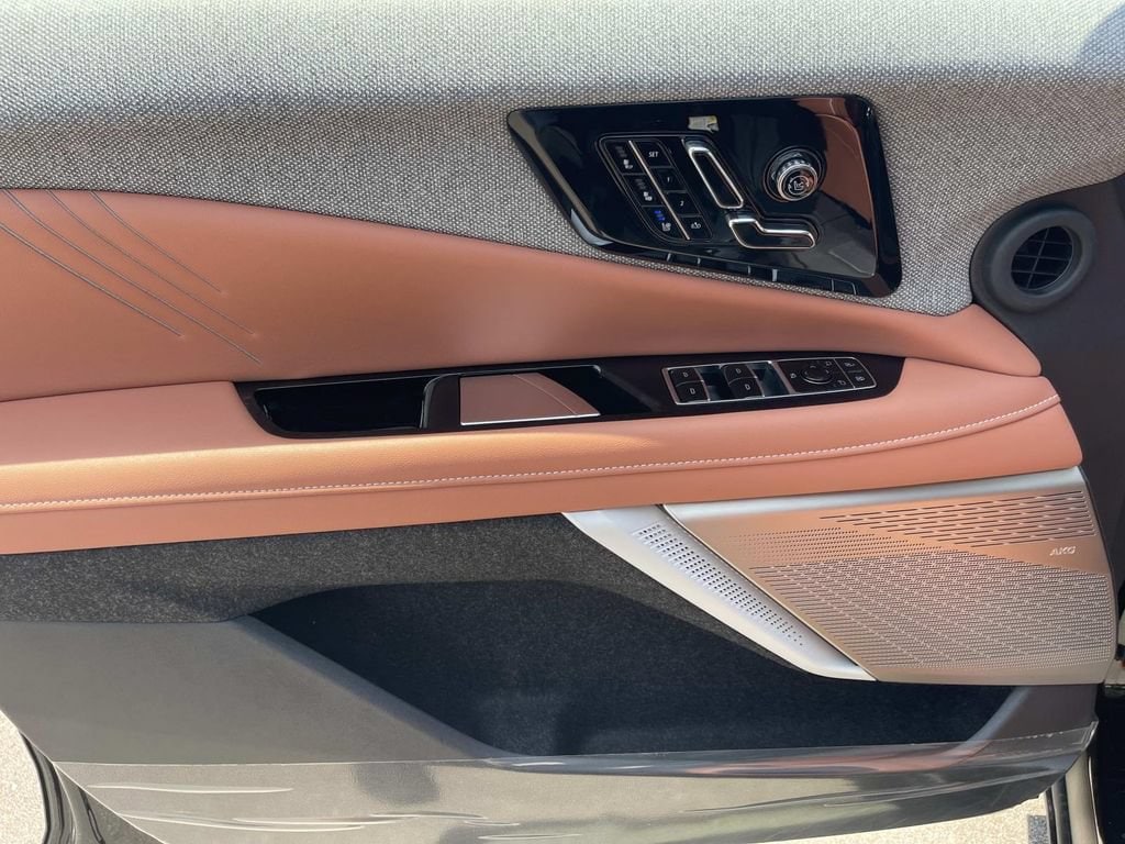 2027 Cadillac OPTIQ Premium Sport - Photo 22